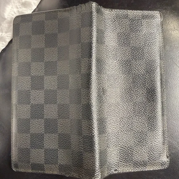 Graphite LV Damier Long Wallet - Picture 4 of 10